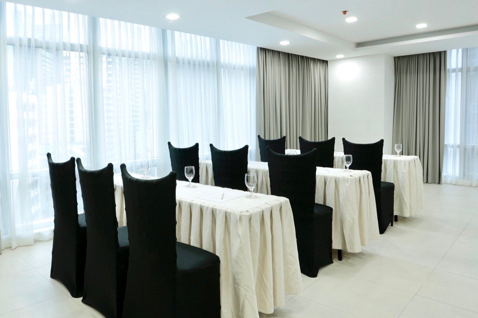 The Sphere Serviced Residences Managed By Hii Makati City Zewnętrze zdjęcie